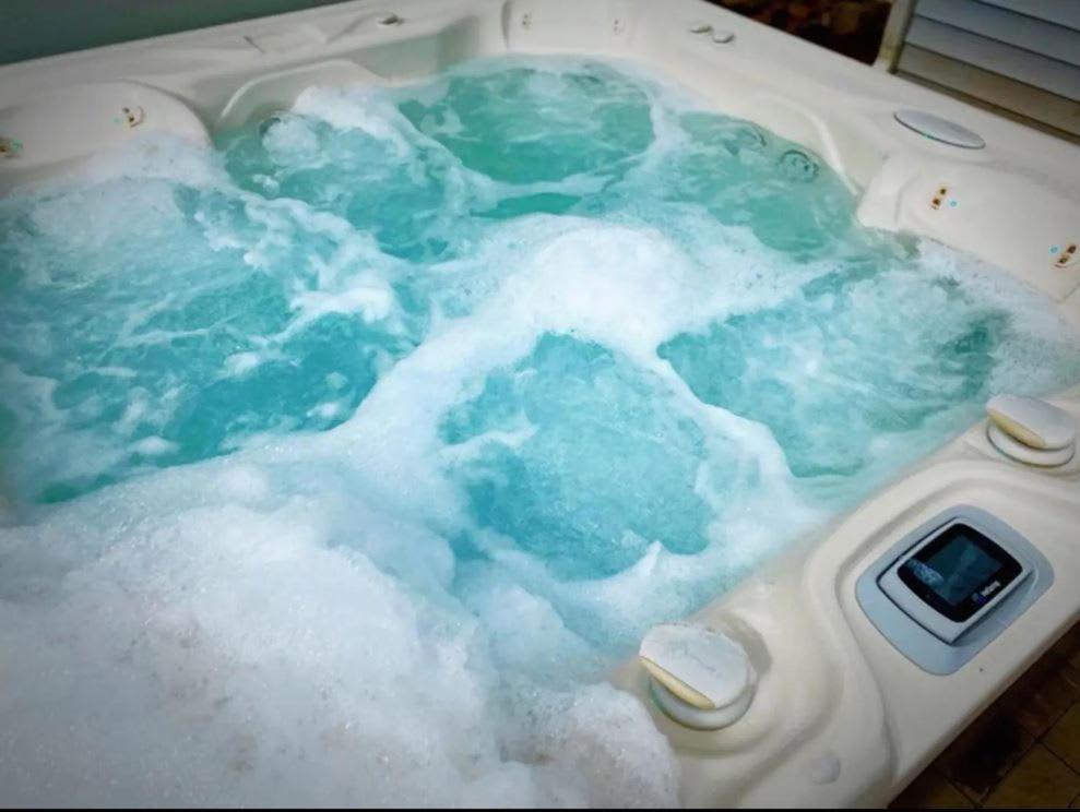 Stylish 4B 3B -King Bed- Jacuzzi Villa Charlotte Exterior foto